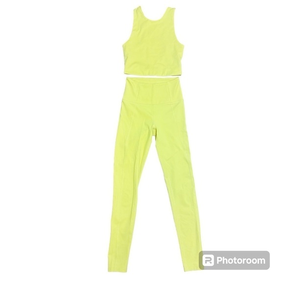 Girlfriend Collective Lime Workout Set - Picture 4 of 16